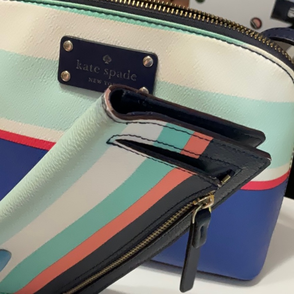 Kate Spade Wellesley Hannah Tropical Stripe Bay Crossbody and matching wallet - Picture 6 of 8
